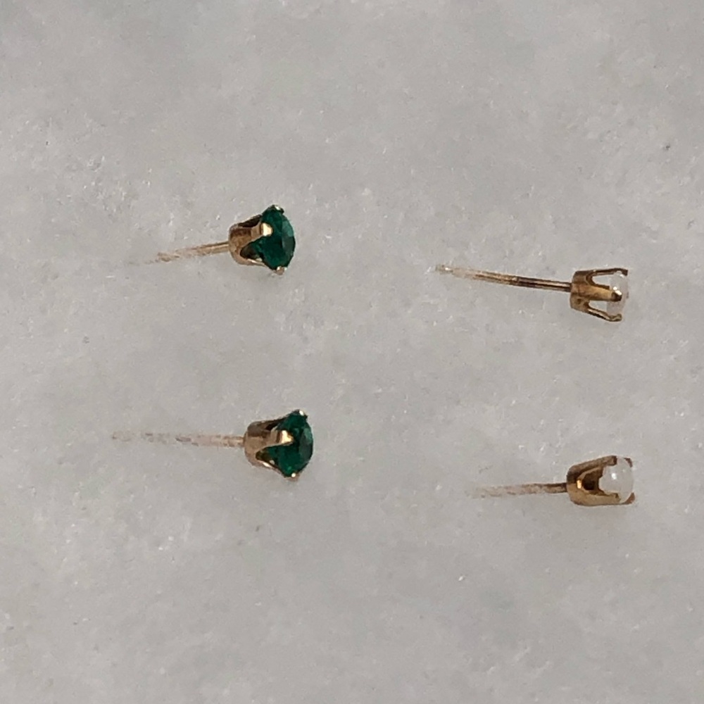 10K YELLOW GOLD EARRING EARRINGS LOT (Missing Back)